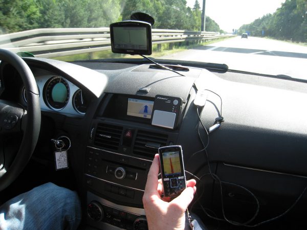 how-to-install-gps-tracker-in-car