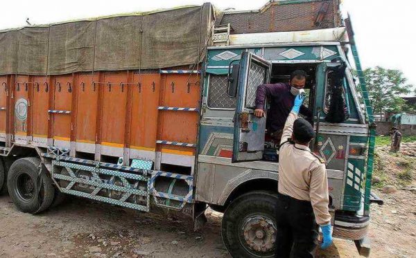 truck-driver-india-corona